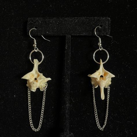 Bone Jewelry Aesthetic, Mother Spore, Vulture Aesthetic, Creepy Jewelry, Animal Bone Jewelry, Oddities Jewelry, Snake Vertebrae, Handmade Earings, Oddities And Curiosities