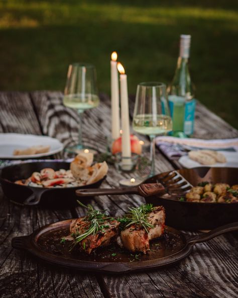 Food Art Project Smoky Savors Day Three - The Heat of the Moment 🔥 I don’t always cook a gourmet meal while camping … but when I do 😂 rosemary pork chops, dill smashed potato’s and nectarines over warmed Brie - all done with @smitheyironware = pure dinner bliss ▪︎ @madebymrmillas ▪︎ @thesouthasiankitchen ▪︎ @woodrow_studios ▪︎ @foodartproject ▪︎ #foodartsearedproject ▪︎ #foodartproject Earthy Food Photography, Farm Food Photography, Outdoor Food Photography Styling, Rustic Food Photography Inspiration, Rustic Food Photography Backgrounds, Rosemary Pork Chops, Rustic Food Photography, Smashed Potatoes, Pork Chops