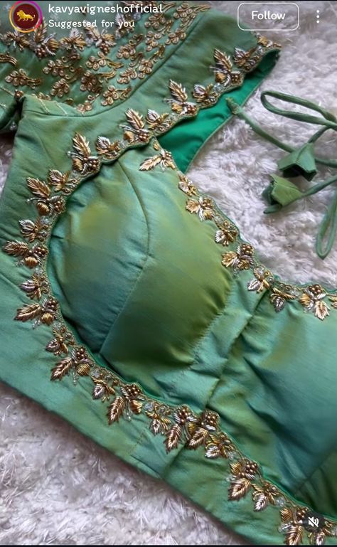 Wedding Blouse Back Neck Designs, Elbow Sleeves Design For Blouse, Cut Work Blouse Designs Pattern, Green Embroidery Blouse, Sweetheart Neckline Blouse, Maggam Blouses, Netted Blouse Designs, Blouse Designs Pattern, Model Blouse Designs