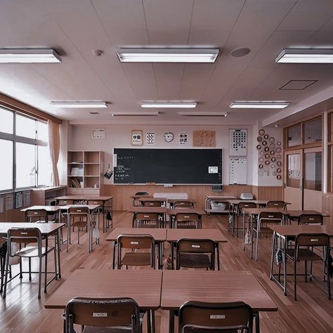 Japan Classroom, Korean Classroom, Japanese Classroom, University Classroom, Emoji People, Classroom Interior, School Hall, Alphabet Photography, Student Room