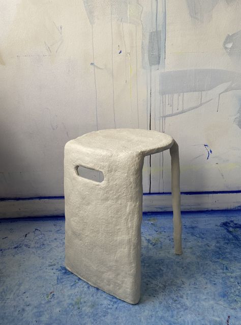 Paper Mache Furniture Diy, Paper Mache Chair, Paper Mache Furniture, Small Chair, Counter Table, Diy Cardboard Furniture, Papel Mache, Cardboard Furniture, Diy Cardboard