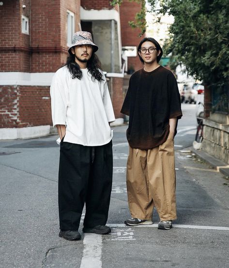 Japanese Menswear Streetstyle, 90s Japanese Streetwear Men, Japanese Outfits Street Style Men, Japanese Style Outfits Men, Japan Street Style Mens, Japanese Outfits Men, Japanese Outfits Street Style, Japanese Fashion Men, Japan Men Fashion