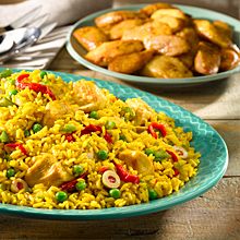 This simple arroz con pollo recipe is a cinch to prepare with a few GOYA® pantry staples, like GOYA® Adobo and GOYA® Extra Virgin Olive Oil. Your tastebuds will be thanking you! Goya Recipe, Pollo Recipe, Latin American Recipes, Yellow Rice, Bon Appetite, English Food, Yum Yum Chicken, Favorite Food, Turkey Recipes