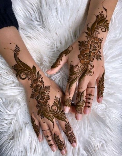 Mehendi Designs For Bride, Henna Beginners, Mehndi Design Pakistani, Minimalist Mehendi Designs, Minimalist Mehendi, Pakistani Mehndi Design, Rose Mehndi Design, Simple And Easy Mehndi Designs, Mehndi Designs 2023