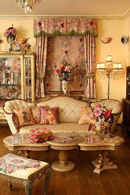 Victorian Living Room, Victorian Home Decor, Victorian Interiors, Interior Vintage, Victorian Furniture, Victorian Decor, Shabby Chic Vintage, Shabby Vintage, Shabby Chic Homes