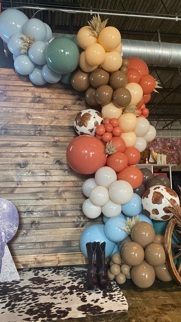 Balloon Arch Western, How The West Was One Balloon Arch, Boho Western Balloon Garland, Western Balloon Garland, Western Balloons, Western Balloon Arch, Western Graduation Party, Western Graduation Party Ideas, Treat Wall