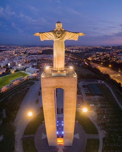 Cristo Rei (Crist the King) Almada Lisbon Portugal. (C) Joel Santos - www.joelsantos.net South America History, Portugal Country, Proverbs 2, French Flashcards, Portuguese Culture, Visit Portugal, Travel Wishlist, Cool Countries, Lisbon Portugal