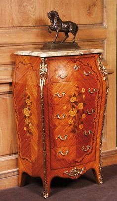 Fabricant d'armoire de style Louis XV - Ateliers Allot - meubles et sièges de style Louis Xv Furniture, Oak Chairs, Painting Antique Furniture, Classic Furniture Design, Antique French Furniture, Oak Chair, Parquetry, Timeless Furniture, Wardrobe Cabinets