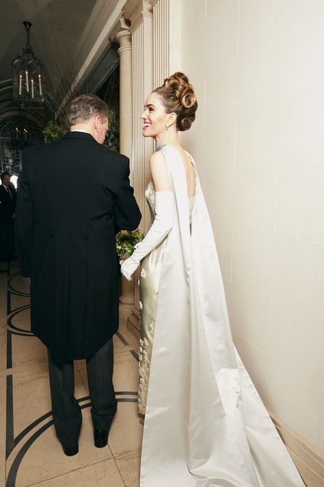 The Bride’s Hair Was Audrey Hepburn-Inspired at This Intimate New York City Ceremony | Vogue Audrey Hepburn Wedding Dress, Audrey Hepburn Wedding, Audrey Hepburn Inspired, Valentino Gowns, Opera Gloves, Silk Shawl, Wedding Mood, New York Wedding, Wedding Weekend