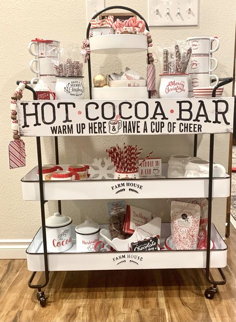 Christmas Coffee Bar Ideas, Cocoa Bar Ideas, Hot Cocoa Bar Ideas, Best Hot Cocoa, Hot Cocoa Bar Christmas, Hot Chocolate Bar Party, Christmas Coffee Bar, Christmas Hot Chocolate Bar, Coffee Bar Ideas