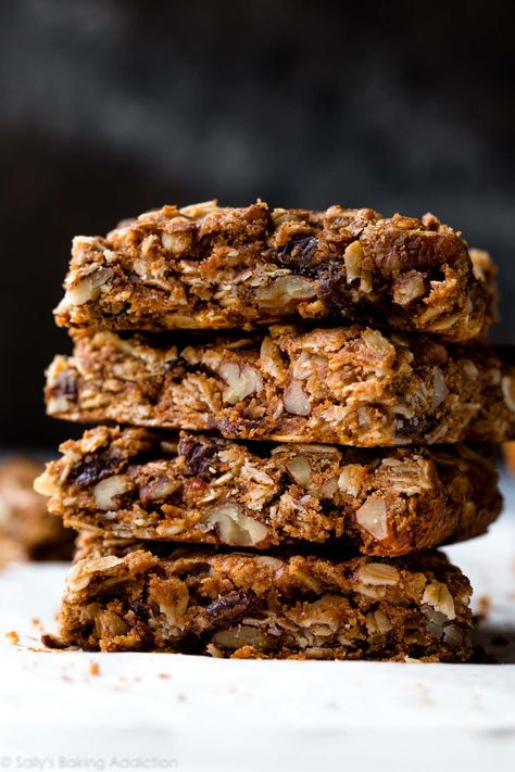 Soft Oatmeal Raisin Cookie Granola Bars - Sally's Baking Addiction Soft Oatmeal Raisin Cookies, Easy Homemade Granola Bars, Oatmeal Raisin Bars, Oatmeal Granola Bars, Oatmeal Granola, Granola Cookies, Raisin Cookie, Homemade Granola Bars, Granola Bar