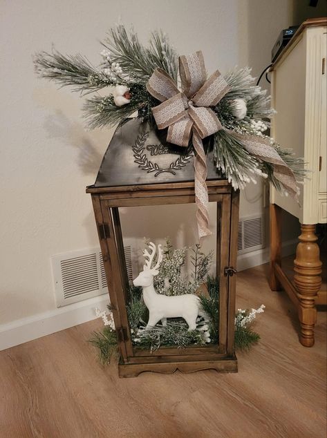 Xmas Lanterns Ideas, Decorating Lanterns, Christmas Lantern Decor Ideas, Christmas Lanterns Diy, Christmas Lantern Ideas, Lantern Christmas Decor, Green Christmas Tree Decorations, Lights For Christmas, Winter Deer