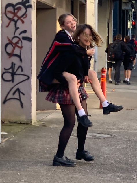 Crazy School Aesthetic, Aussie High School Aesthetic, Extrovert Life Aesthetic, Moving Schools Aesthetic, Boarding School Friends Aesthetic, Europe School Aesthetic, Fun School Life Aesthetic, Middle School Aesthetic Friends, Private High School Aesthetic