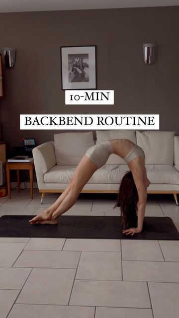 High Jump Workouts, Spinal Waves, More Flexible Back, Backbend Stretches, Back Flexibility Stretches, Flexibility Tips, Back Bend, Yoga Backbend, Jump Workout