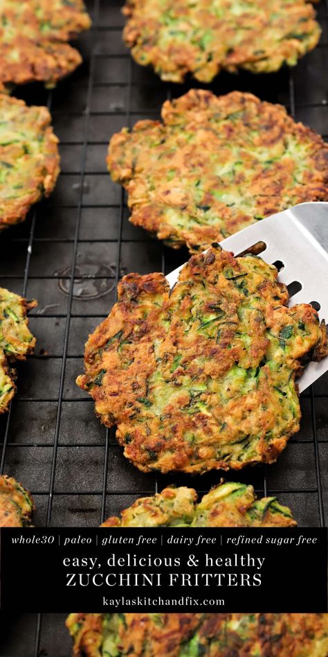 Each bite of these easy to make Paleo Zucchini Fritters is crispy and packed with delicious nutrients. They only require a handful of ingredients and require less than 30 minutes of your time. Paleo Veggie Fritters, Aip Zucchini Recipes, Zucchini Fritters Paleo, Zucchini Ricotta Fritters, Paleo Zucchini Recipes, Gut Foods, Baked Zucchini Fritters, Pesto Aioli, Paleo Breakfast Easy