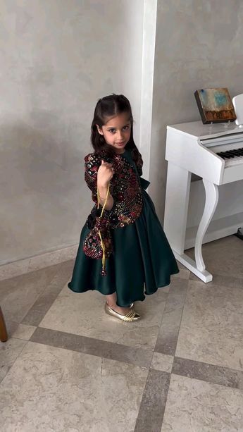 Baby Frock Design, Kids Dress Collection, Princess Dress Kids, African Dresses For Kids, Kids Frocks Design, Dinner Dress Classy