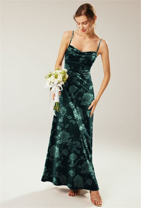 As the leaves turn golden and the air grows crisp, the fall and winter wedding season is upon us. This time of the year, characterized by its rich colors and cozy atmosphere, calls for bridesmaid dresses that are not only stylish but also season-appropriate. Introducing the Emerald Ethereal Rose collection—an exquisite range of green velvet floral dresses that perfectly blend elegance, Green Wedding Dress For Bridesmaid, Emerald Bridesmaids Dress, Green Maid Of Honor Dress, Vibrant Bridesmaids, Green Floral Bridesmaid Dresses, Jewel Tone Bridesmaid Dresses, Dark Green Formal Dress, Green Winter Wedding, Ethereal Rose