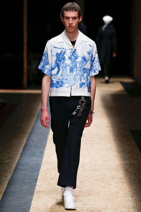 Prada Menswear, Prada Shirt, Menswear Runway, 2016 Menswear, Fashion Menswear, Menswear Fashion, Mens Fall, Prada Men, Fall 2016