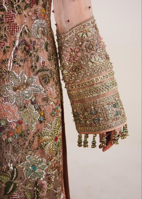 Laam Fashion 2023, Chiffon Palazzo Pants, Wedding Sharara, Organza Jacket, Chiffon Jacket, Embroidery Fashion Detail, Pakistani Wedding Dress, Embellished Jacket, Pants Fabric