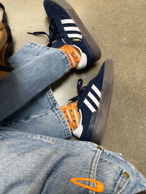 Adidas Samba Gum Sole, Adidas Gazelle Gum Sole, Adidas Spezial Navy Gum, Navy Adidas Samba, Colored Sambas Adidas Women Outfit, Adidas Sambas Blue, Adidas Samba Navy Blue, Adidas Gazelle Navy, Blue Adidas Samba