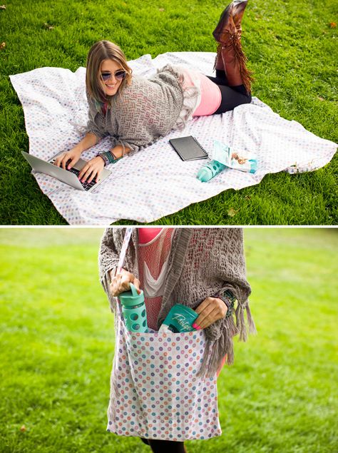 A perfect picnic DIY - make a tote bag that turns into a blanket Diy Tote, Diy Tote Bag, Picnic Bag, Creation Couture, A Picnic, Craft Time, Learn To Sew, Diy Projects To Try, Sewing Bag