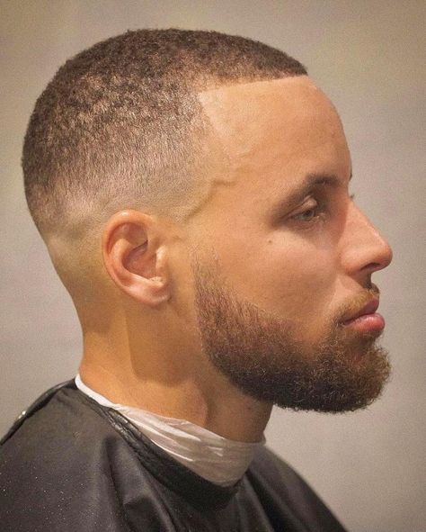 Bald Fade Haircut Men Black, Stephen Curry Hair, Stephen Curry Haircut, Mens Barber Cuts, Odell Beckham Jr Hair, Black Fade Haircut, Black Hair Fade, Jawline Men, Bald Haircut