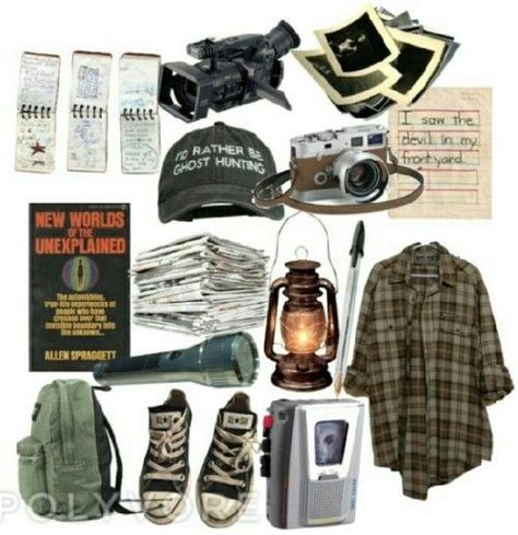 Cryptidcore Aesthetic, Paranormal Aesthetic, Skateboard Style, Ghost Hunter, Mood Clothes, Look Retro, Ghost Hunters, Ghost Hunting, Mood Board Fashion