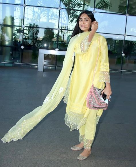 Dresses For Haldi Ceremony, Pak Suits, Cutwork Blouse, Cutwork Blouse Designs, Outfits Woman, Kurta Design, Dress Book, Fashion Sketches Dresses, Pakistani Fancy Dresses