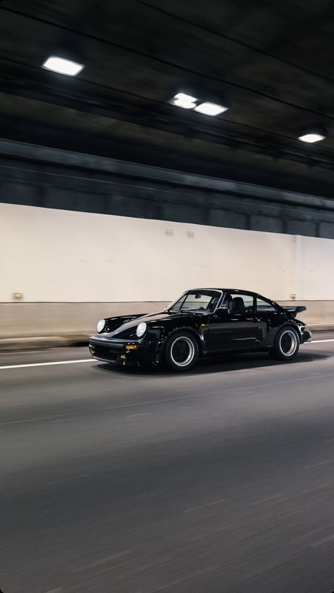 Porsche 964 Wallpaper, Porsche 930 Turbo Wallpaper, Old Porsche Wallpaper, Black Porsche Aesthetic, Black Porsche, Car Poses, Porsche 930, Jdm Wallpaper, Porsche 924