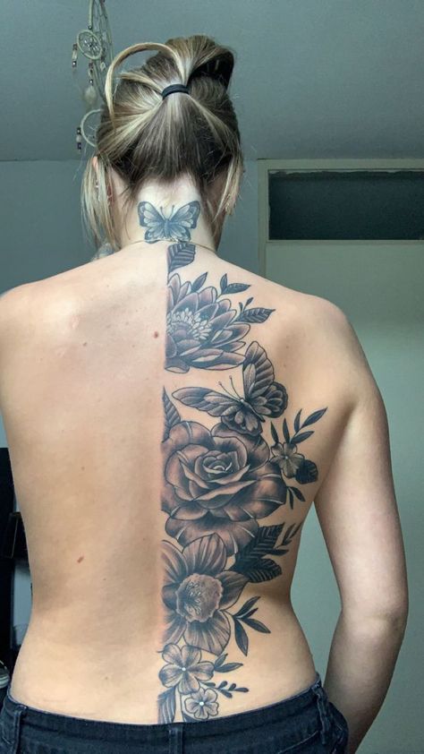 Half Of Back Tattoo, One Side Back Tattoo Women, Forest Back Tattoo, Half Back Tattoos Women, Half Back Tattoo, Upper Shoulder Tattoo, Tattooed People, Mario Tattoo, Best Neck Tattoos