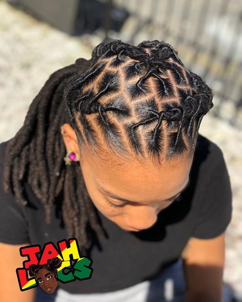 Jah Locs, LLC. sur Instagram : Simple bliss !! 💕💕💕💕 literally in love with her locs ! They are so freaking healthy. Thanks for trusting the process @nobleandpure__ 💗… Jah Locs, Short Dreadlocks Styles, Dreads Styles For Women, Thick Locs, Crown Queen, Loc Hairstyles, Pony Tails, Beautiful Dreadlocks, Short Locs Hairstyles