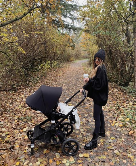 Fam Goals, Mom And Toddler, Moms Goals, Taking Flight, Mommy Goals, Baby Momma, Baby Inspiration, Outfit Shopping, Foto Baby