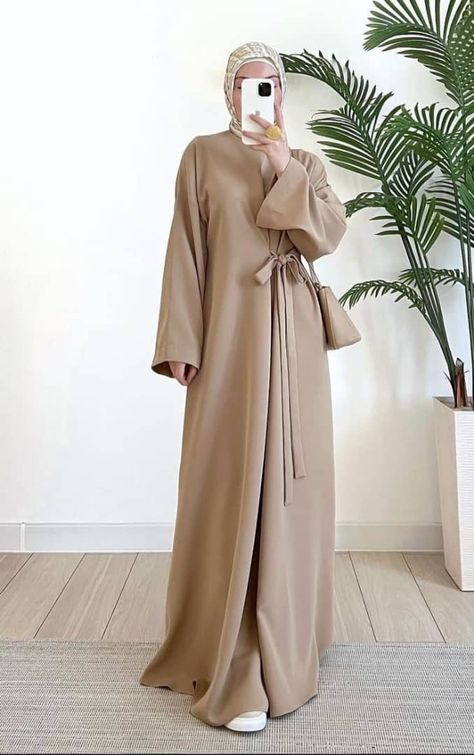 Hijab Dress Casual, Abayas Designs, Modest Outfits Muslim, Muslimah Fashion Casual, Outfits Muslim, Abaya Design, Mode Turban, Modest Fashion Hijab, Muslim Fashion Hijab Outfits