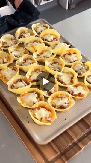 13K views · 397 reactions | These easy lasagna cups 🍝 taste like the crunchy delicious edges of a lasagna. Made with inside-out pasta shells, filled with meat sauce and cheese, they're a terrific 2-bite lasagna appetizer. 

@Recipe :
-------------------------
Ingredients
• 1 pound lean ground beef
• 1/2 cup finely chopped onion
• 1 (24 ounce) jar prepared marinara sauce
• 4 teaspoons kosher salt, divided
• 3/4 teaspoon freshly ground black pepper
• 1 teaspoon garlic powder
• 1 teaspoon Italian seasoning
• 1 (12 ounce) package jumbo pasta shells
• 1 cup ricotta cheese
• 1/2 cup grated Parmesan cheese, divided
• 2 cups shredded mozzarella cheese
• 2 tablespoons finely chopped fresh parsley (optional)

Directions
1. Preheat the oven to 375 degrees F (190 degrees C). Lightly grease a mini muf Lasagna Appetizer, Lasagna Shells, Lasagna Bites, Italian Drunken Noodles, Lasagna Cups, Jumbo Pasta Shells, Filled Pasta, Pasta Shells, Baked Macaroni