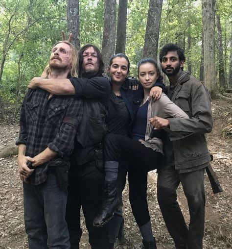 Christina Serratos, Tara Chambler, Austin Amelio, The Walking Dead Cast, Alanna Masterson, Dead Pictures, Twd Funny, Walking Dead Cast, Casting Pics