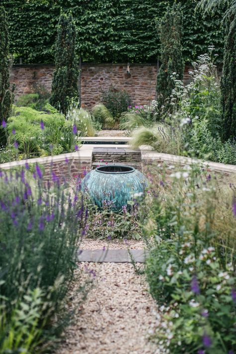 Astilbe Focal Points In Gardens, Modern Courtyard Garden, French Garden Ideas, Landscaping Around House, Naturalistic Garden, Antique Urn, Modern Courtyard, Courtyard Ideas, Small Courtyard Gardens