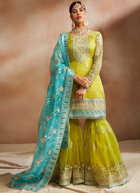 Lime Green and Pink Embroidered Punjabi Suit– Lashkaraa Sky Blue Dupatta Combination Suit, Lime Green Lehenga Combination, Lime Green Indian Outfit, Lime Green Combination Outfit, Pink And Sky Blue Combination Dress, Lime Green Suit For Women, Suit Colour Combination, Jaggo Outfit Punjabi Suit, Lime Green Lehenga