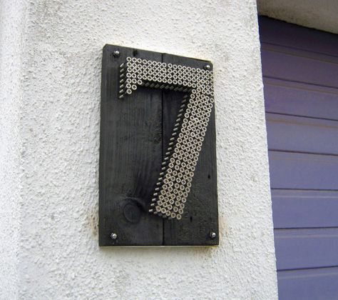 Unique House Numbers Diy, Diy Modern House Number Sign, Screw House Numbers Diy, Easy Diy House Number Sign, Industrial House Numbers, House Numbers Diy, Metal House Numbers, Recycle Cans, Diy Cans