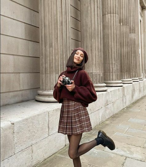 Dark Academia Outfit, Academia Outfits, Academia Style, Dark Academia Fashion, Academia Fashion, Look Retro, Fashion Pieces, Plaid Skirt, 가을 패션