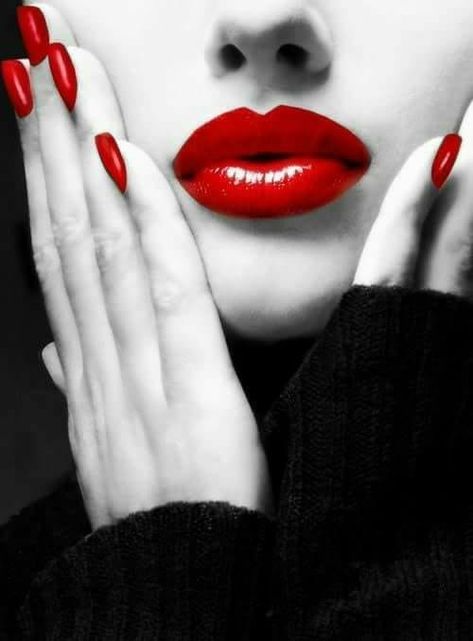 Red lips and nails Color Splash Photography, Splash Photography, Simply Red, Red Makeup, Face Pictures, Hot Lips, Beautiful Lips, Lip Art, Jolie Photo