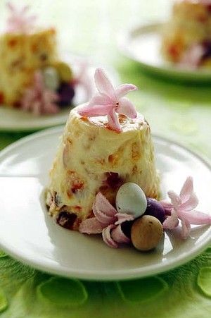 Russian Paschka-a crustless cheesecake served at Easter Sunday. Crustless Cheesecake, Russian Desserts, Easter Sweets, Pudding Desserts, Easter Dessert, Easter Cakes, Easter Treats, International Recipes, Cheesecake Recipes