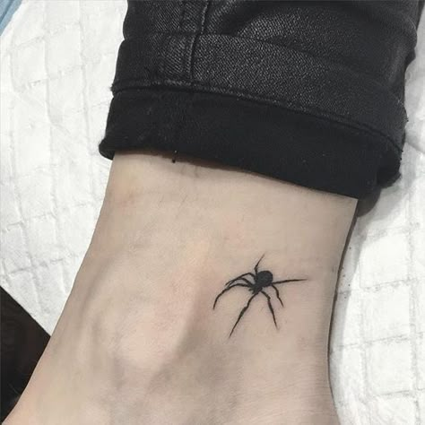 Henne Tattoo, Web Tattoo, Muster Tattoos, Spider Tattoo, Poke Tattoo, Discreet Tattoos, Dainty Tattoos, Aesthetic Tattoo, Tattoo Life