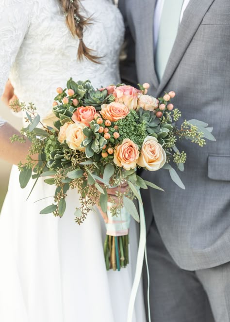 Peach And Green Flower Arrangement, Peach White Green Bouquet, Peach And Green Bouquet, Coral Wedding Bouquet Bride, Pre Wedding Flower Bouquet, Coral And Green Wedding, Green And Peach Wedding, Coral Wedding Bouquet, Wedding Bouquet Orange