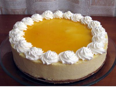 Lilikoi Cake Recipe, Hawaiian Desserts, Hawaii Food, Foreign Food, Easy Cheesecake Recipes, Island Food, Cream Cheese Recipes, Dessert Dishes, Delicious Pies