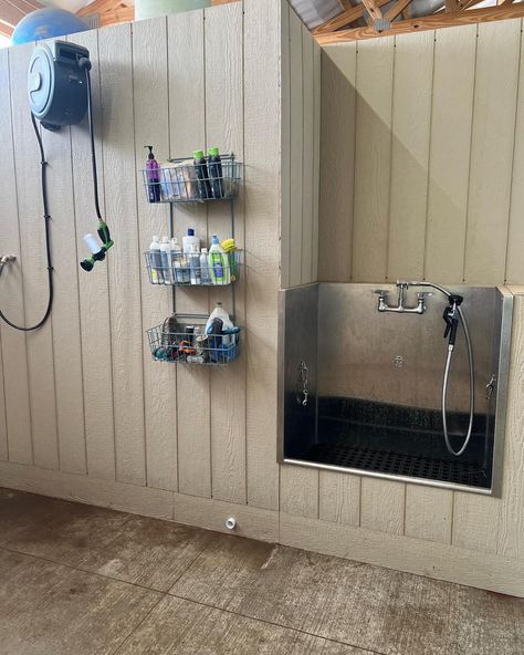 Horse Bathing Station, Horse Wash Rack, Dog Wash Station, Dog Bathing, Wash Station, Stable Ideas, Mini Barn, Dream Stables, Dog Washing Station