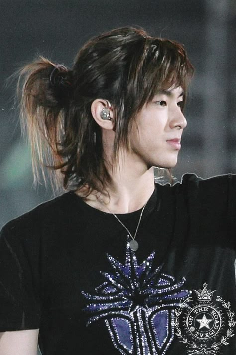 10+ Male K-Pop Idols You Forgot Had Long Hair Kpop Boy Long Hair, Man Ponytail, Long Hair Ponytail, Kpop Hair, Boys Long Hairstyles, Cornrow Hairstyles, Ponytail Styles, Asian Hair, Long Hair Styles Men