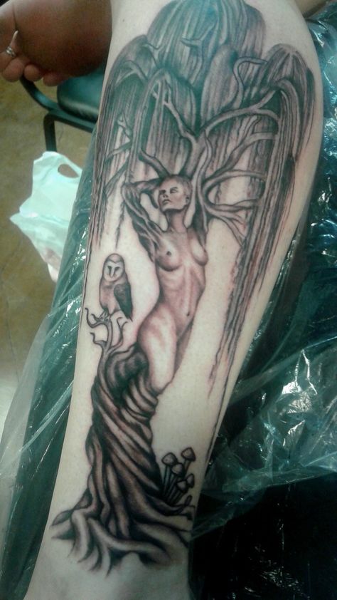 Dryad Goddess Willow Tree / David Hamill / Smiling Rick's Tattoo -fresh Tree Lady Tattoo, Dryad Tattoo, Tree Tattoo Sleeve, Woman Tree Tattoo, Tattoo Ideas Beautiful, Tattoo Ideas Drawings, Weeping Willow Tattoo, Willow Tattoo, Willow Tree Tattoo