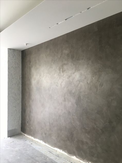 Grey Plaster Walls, Gray Venetian Plaster Walls, Venetian Plaster Walls Bedroom, Venetian Plaster Bedroom, Grey Venetian Plaster, Bedroom Wallpaper Design, Easy Wall Painting, Plaster House, Wallpaper Design Ideas