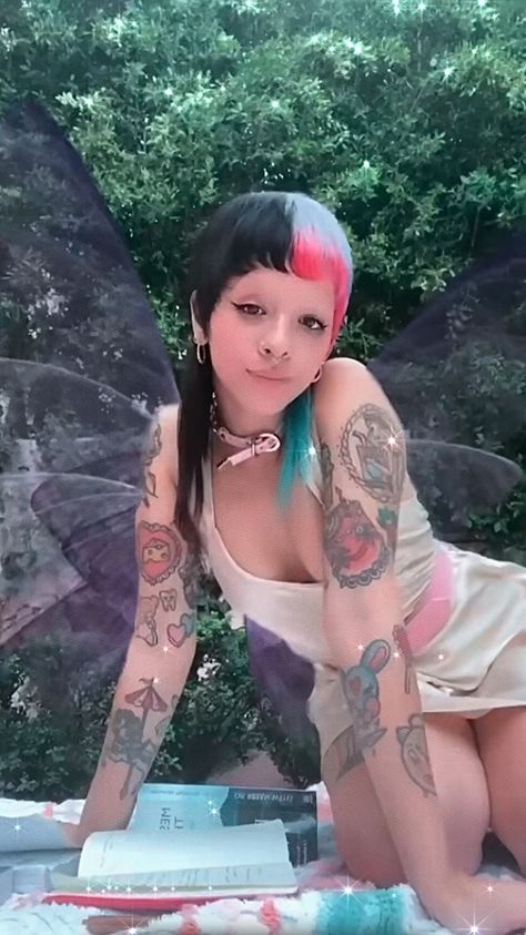 Melanie Martinez • Field Trip Melanie Martinez Outfits, Blue Stars, Fairy Grunge, Grunge Aesthetic, Melanie Martinez, After School, New Hair, Music Artists, Pretty People