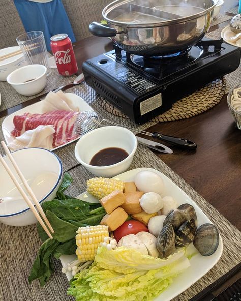 Mushroom Enoki, Hotpot At Home, Egg Mushroom, Tomato Beef, Asian Vegetables, Fish Ball, Shabu Shabu, Napa Cabbage, Dinner At Home